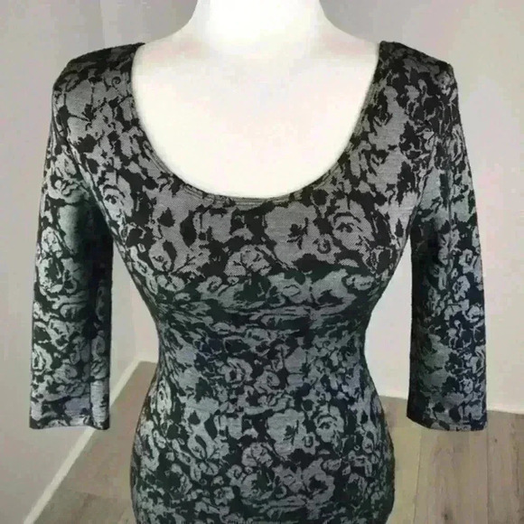 Brat Star Half Sleeve Bodycon Dress Size S - Picture 2 of 5